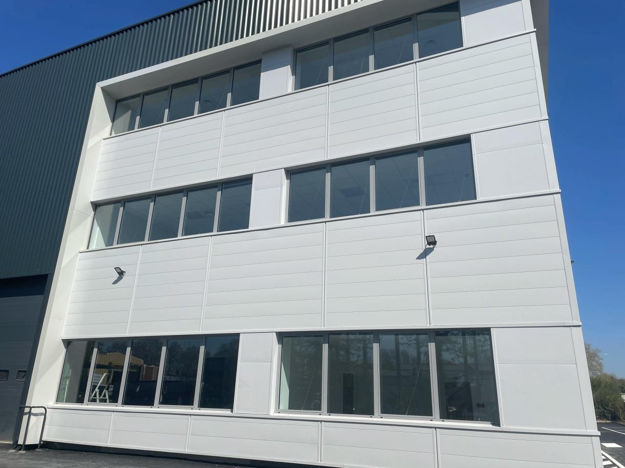 Local d'activité Villeneuve-la-Garenne 3065m² Location local d'activité Villeneuve-la-Garenne Hauts-de-Seine OLACT2315137 3